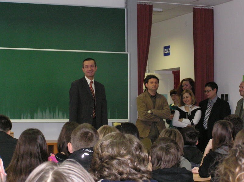skupjepozdraviouimeministarstvadirektoragencijezaodgojiobrazovanjeprofvinkofilipovi.jpg